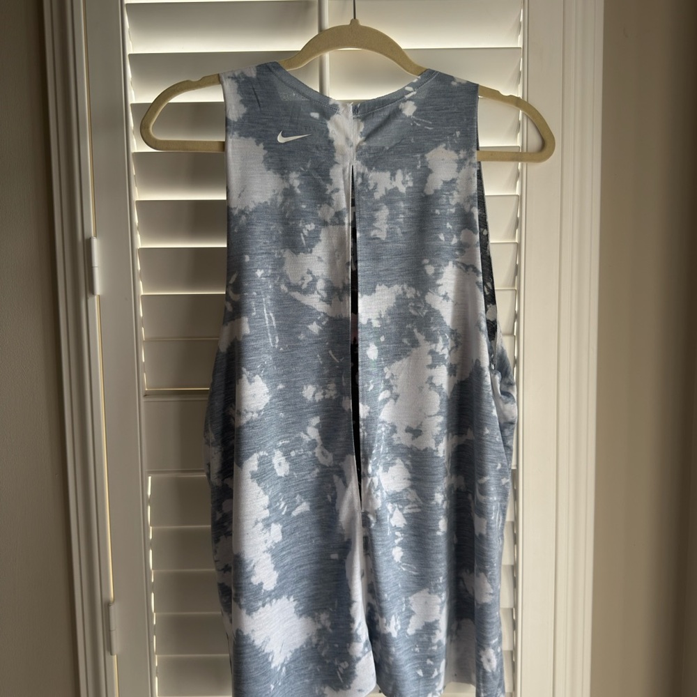 Nike Blue and White Graphic Tank NWT - Picture 3 of 5
